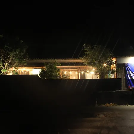 Guest House & Bar Diamond Head Mihana Exterior photo