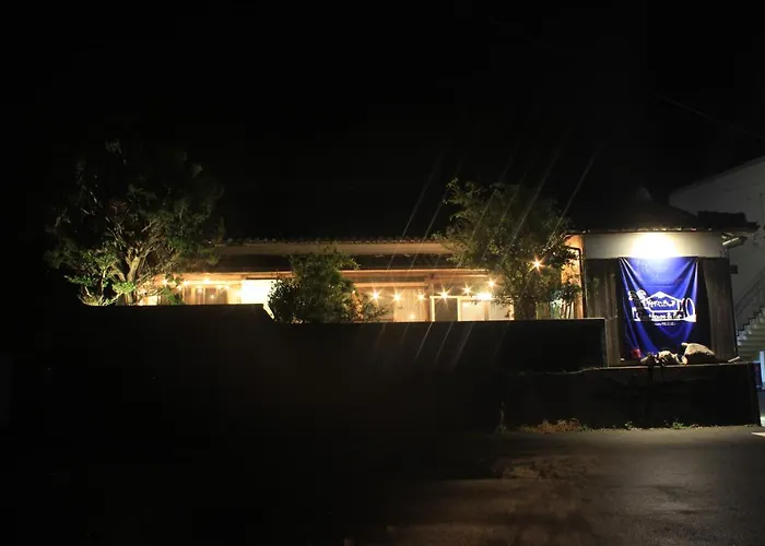 Guest House & Bar Diamond Head